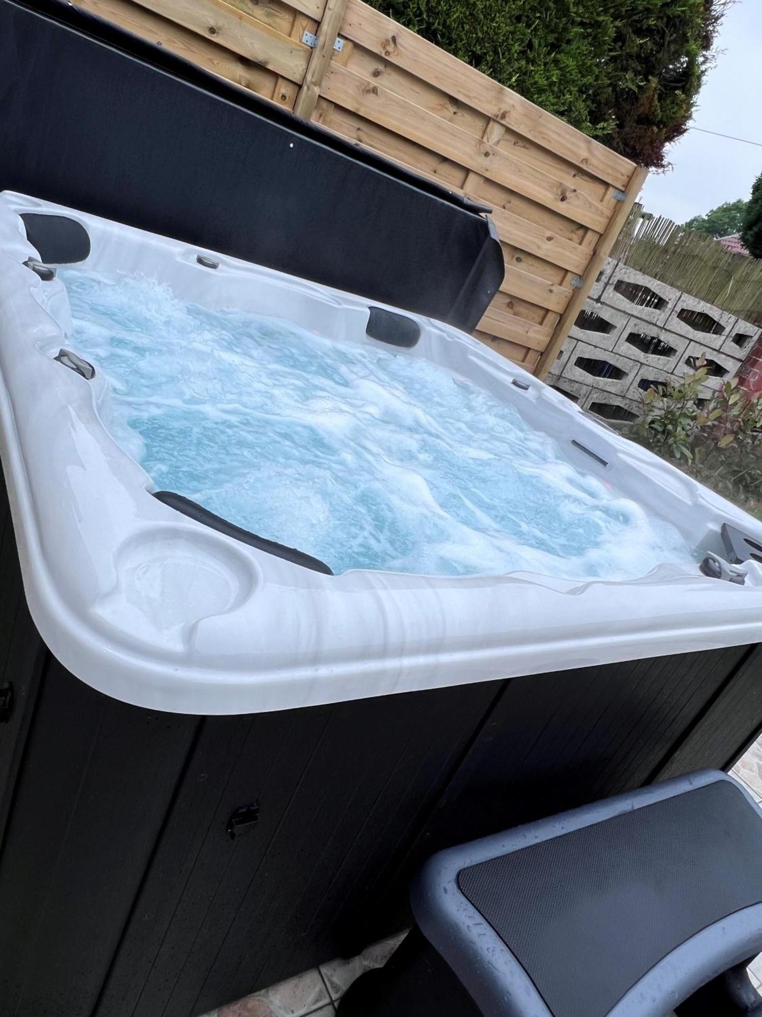 Gite Rubis - Jacuzzi - Pairi Daiza - 6 Pers Brugelette Kültér fotó